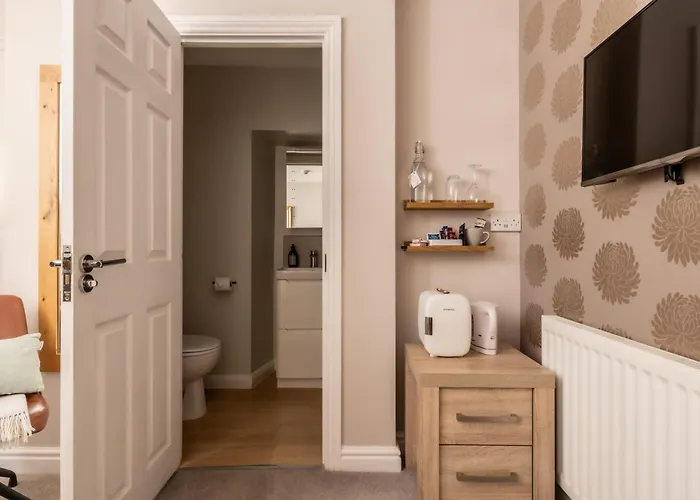 The Lansdowne Boutique Rooms With Breakfast - Adults Only